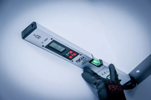 BGS technic Digitális LCD szögmérő vízmértékkel, 450 mm (BGS 50440)