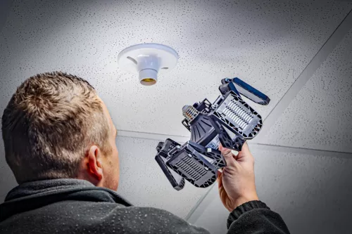BGS LED garázslámpa és műhelyvilágítás, 78 W, 8600 lumen, E27, 10 állítható panellel (90102)
