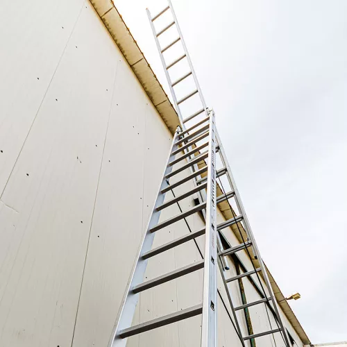 BORMANN Pro Háromrészes alumínium tolólétra 3 × 13 fokkal, 7,56 m, 150 kg (BHL5110)