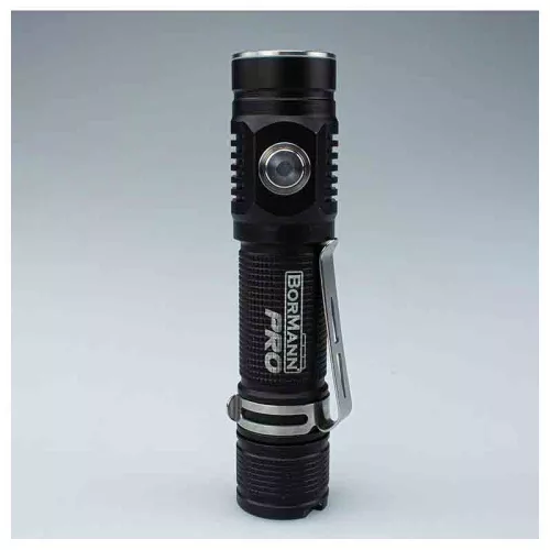 BORMANN Pro Zseblámpa 1500 lm, 2200 mAh Li-ion akkumulátorral, USB-töltéssel, övcsipesszel, IP54 (BPR6035)