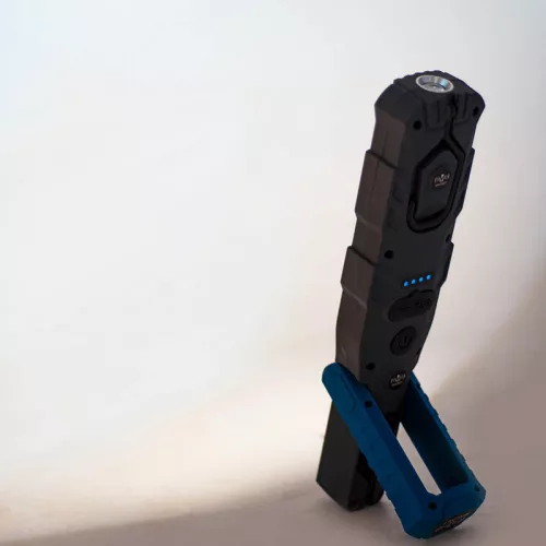 BORMANN Pro Munkalámpa COB LED-del, 800 lm, 6000 mAh akkumulátorral, 180°-ban forgatható mágneses talppal (BPR6055)