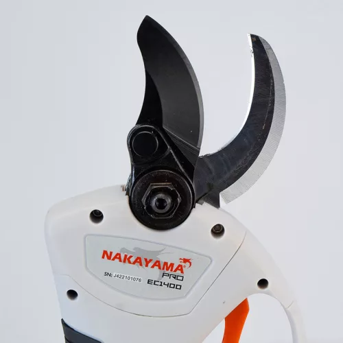 NAKAYAMA PRO Akkumulátoros szénkefementes metszőolló, 21V, 30/40 mm vágáskapacitás, kofferben, készlet (EC1400)