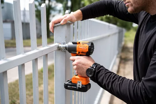NEO Akkus szénkefementes ütvecsavarozó, 1/2" (négyszög) Energy+, 18V, 850Nm, akku nélkül (04-608)