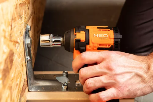 NEO Akkus szénkefementes ütvecsavarozó 1/2"(négyszög), Energy+, 18V, Kompakt méret, 350NM akku nélkül! (04-613)