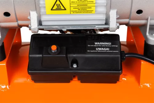 NEO Kompresszor 50L, 8 bar, 180L/perc, extra csendes, kefementes motorral, olajmentes, 80Db (12K022-1)
