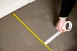 NEO Lézeres távolságmérő beépített mérőszalaggal, hatótáv: 40m, mérőszalag: 19mm x 5m, Li-ion akkumulátor (67-100)