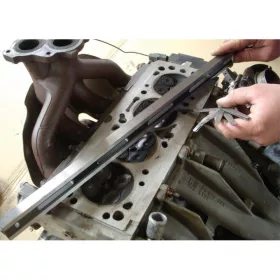   KROFtools Hengerfej és motorblokk síklap ellenőrző vonalzó 600 mm, 40Cr acél, hézagmérőhöz (1350)