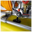 NAKAYAMA PRO Kétütemű benzinmotoros permetezőgép kerekekkel (26cm³, 50 literes tartály), tömlő: 8,5 mm x 30 m (NS5210)