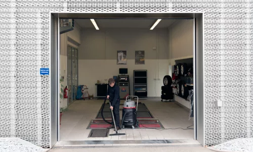 SPRiNTUS Ipari nedves-száraz porszívó „Ketos 81/2 K”, 2600 W, 2 turbinával, 80 literes tartállyal. (SP-112002)