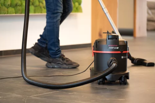 SPRiNTUS Ipari szárazporszívó „Floory ZERO”, 700 W, 11 literes tartállyal, 60 dB. (SP-Z114050)