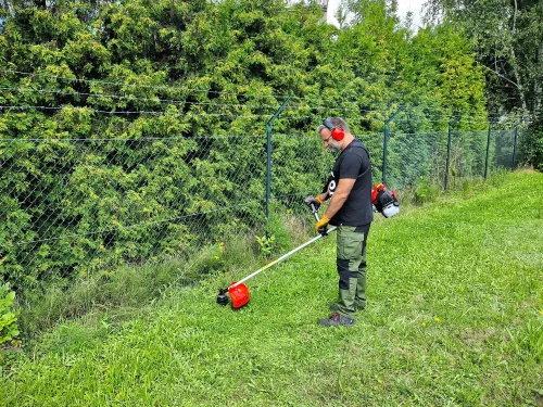 YATO Benzines motoros fűkasza tartozékokkal – 1,45 kW, 52 cm³, 430 mm vágásszélesség (YT-85005)